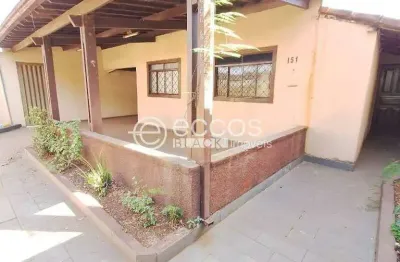 Casa com 2 quartos à venda na Avenida Doutor Oswaldo Pieruccetti, Sibipiruna, Araguari