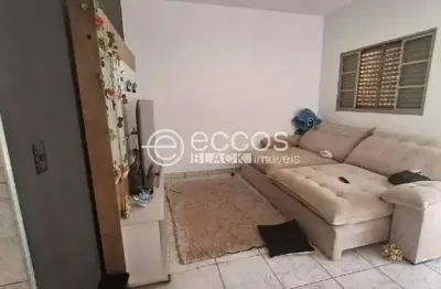 Casa à venda, 3 quartos, 1 suíte, 2 vagas, tubalina - uberlândia/mg