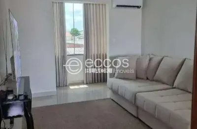 Apartamento à venda, 3 quartos, 1 suíte, 1 vaga, brasil - uberlândia/mg