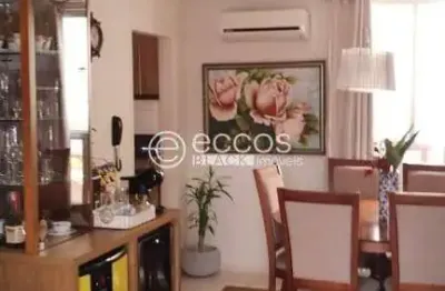 Casa em condomínio à venda, 3 quartos, 1 suíte, 2 vagas, mercês - uberaba/mg