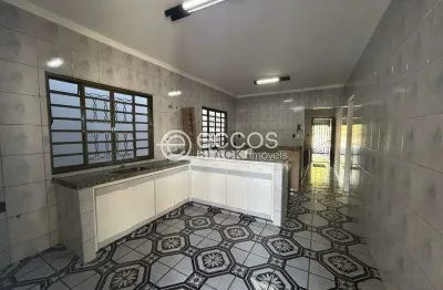 Casa à venda, 3 quartos, 1 suíte, 1 vaga, residencial gramado - uberlândia/mg