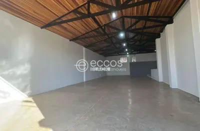 Barracão / Galpão / Depósito para alugar na Rua Padre Lafaiete, 637, Centro, Araguari