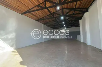 Barracão / Galpão / Depósito para alugar na Rua Padre Lafaiete, 637, Centro, Araguari