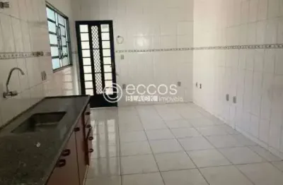 Casa para aluguel, 3 quartos, 1 suíte, 2 vagas, universitário - uberaba/mg