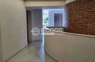 Casa comercial para alugar na Avenida Getúlio Vargas, 1146, Martins, Uberlândia