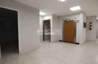 Casa comercial para alugar na Avenida Rondon Pacheco, 2338, Saraiva, Uberlândia