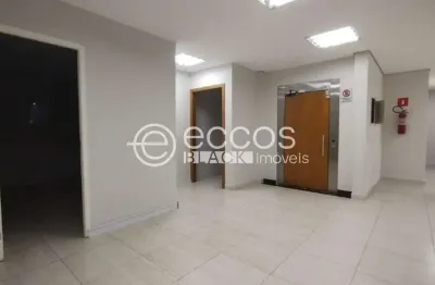 Casa comercial para alugar na Avenida Rondon Pacheco, 2338, Saraiva, Uberlândia