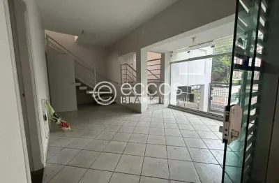 Casa comercial à venda, 6 quartos, 2 vagas, tabajaras - uberlândia/mg