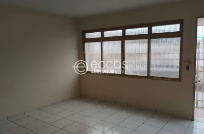 Casa comercial para aluguel, 3 quartos, centro - araguari/mg