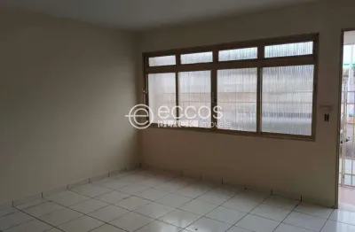 Casa comercial para aluguel, 3 quartos, centro - araguari/mg