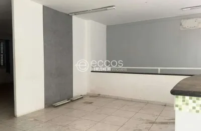 Imóvel comercial para aluguel, 3 quartos, 1 suíte, centro - araguari/mg