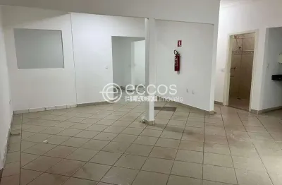 Casa comercial para alugar na Avenida Rondon Pacheco, 3646, Saraiva, Uberlândia