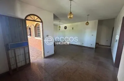 Casa à venda, 3 quartos, 1 suíte, 4 vagas, tabajaras - uberlândia/mg