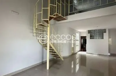 Casa para aluguel, 4 quartos, 2 suítes, 6 vagas, santa mônica - uberlândia/mg