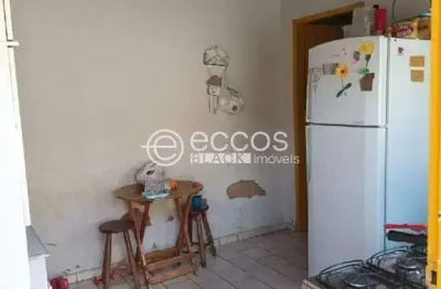 Casa à venda, 2 quartos, 1 vaga, segismundo pereira - uberlândia/mg