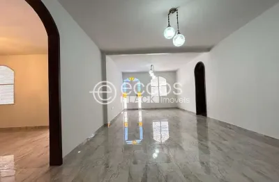 Casa à venda, 4 quartos, 1 suíte, 3 vagas, fundinho - uberlândia/mg
