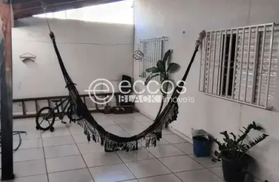 Casa à venda, 2 quartos, 2 vagas, granada - uberlândia/mg