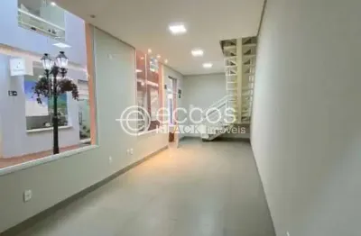 Sala comercial para alugar na Avenida Floriano Peixoto, 89, Centro, Uberlândia