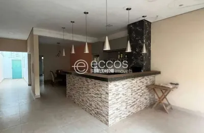Casa para aluguel, 3 quartos, 1 suíte, 2 vagas, laranjeiras - uberlândia/mg
