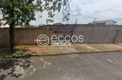 Terreno comercial à venda na Rua Alagoas, 104, Brasil, Uberlândia