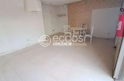 Casa comercial para alugar na Rua Joaquim Barbosa, 561, Amorim, Araguari