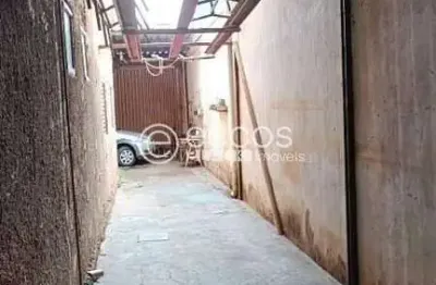 Barracão à venda, 1 quarto, nossa senhora das graças - uberlândia/mg