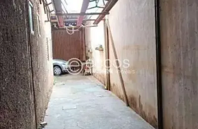 Barracão à venda, 1 quarto, nossa senhora das graças - uberlândia/mg