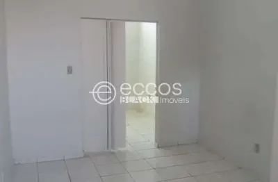 Imóvel comercial à venda, 3 quartos, 1 suíte, 1 vaga, santa mônica - uberlândia/mg