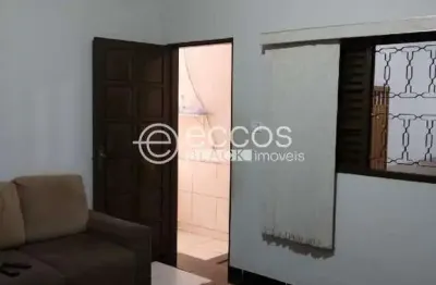 Casa à venda, 3 quartos, 2 suítes, 2 vagas, dona zulmira - uberlândia/mg