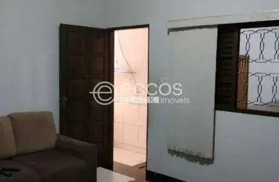 Casa à venda, 3 quartos, 2 suítes, 2 vagas, dona zulmira - uberlândia/mg