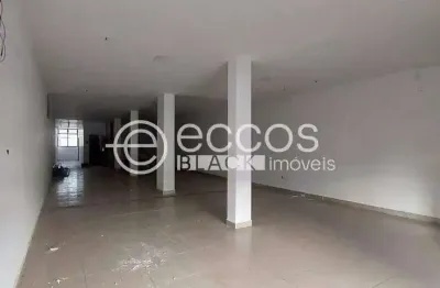 Casa comercial para alugar na Avenida Afonso Pena, 795, Centro, Uberlândia