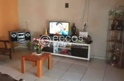 Casa comercial à venda na Rua Maria Moreira, 654, Vieno, Araguari