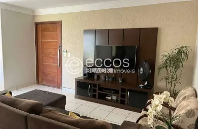 Casa à venda, 3 quartos, 1 suíte, 4 vagas, chácaras tubalina e quartel - uberlândia/mg