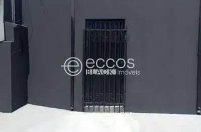 Casa comercial para alugar na Rua Natal Vasconcelos Montes, 184, Industrial, Araguari