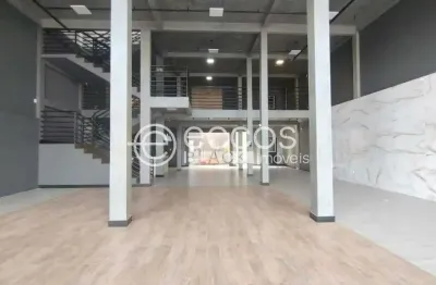 Casa comercial para alugar na Avenida Fernando Vilela, 1013, Martins, Uberlândia