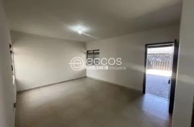 Casa para aluguel, 3 quartos, 1 suíte, 2 vagas, santa mônica - uberlândia/mg