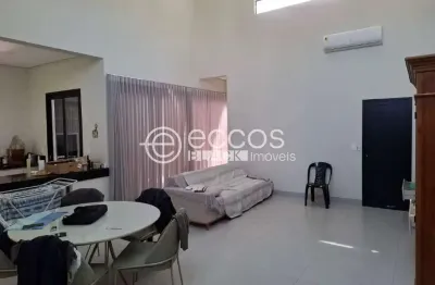Casa à venda, 3 quartos, 3 suítes, 3 vagas, vigilato pereira - uberlândia/mg