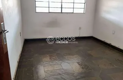 Casa comercial para alugar na Avenida Cornélia Rodrigues da Cunha, 423, Jóquei Clube, Araguari