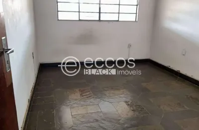Casa comercial para alugar na Avenida Cornélia Rodrigues da Cunha, 423, Jóquei Clube, Araguari