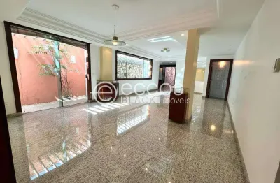 Casa à venda, 4 quartos, 2 suítes, 2 vagas, umuarama - uberlândia/mg