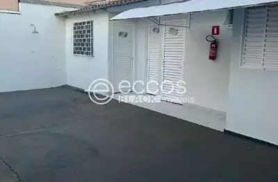 Casa à venda, 3 quartos, 1 suíte, 2 vagas, presidente roosevelt - uberlândia/mg