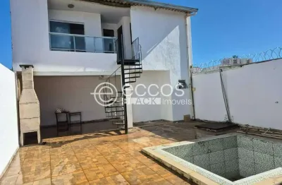 Casa com 4 quartos à venda na Rua Catuaba, Panorama, Uberlândia