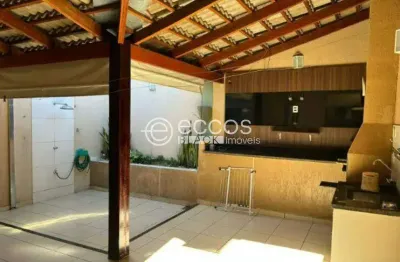 Casa em condomínio à venda, 2 quartos, 1 suíte, 2 vagas, aclimação - uberlândia/mg