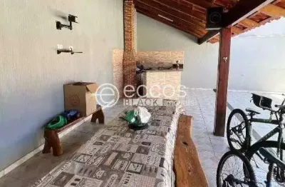 Casa à venda, 3 quartos, 1 suíte, 4 vagas, pacaembu - uberlândia/mg