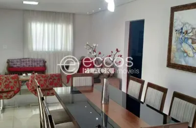 Casa à venda, 3 quartos, 1 suíte, 2 vagas, marta helena - uberlândia/mg