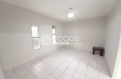 Casa para aluguel, 3 quartos, 1 suíte, 2 vagas, cidade jardim - uberlândia/mg