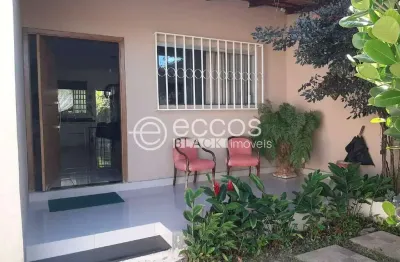 Casa à venda, 2 quartos, 1 suíte, 4 vagas, interlagos 3 - araguari/mg