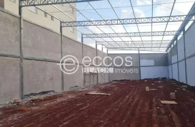 Barracão / Galpão / Depósito à venda na Rua Tufi Mameri, 238, Presidente Roosevelt, Uberlândia