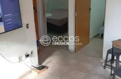 Casa com 2 quartos à venda na Rua Elza Louzada Sabino de Freitas, 112, Jardim Marajó, Uberaba