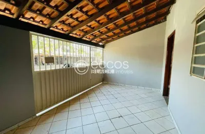 Casa para aluguel, 3 quartos, 1 vaga, presidente roosevelt - uberlândia/mg